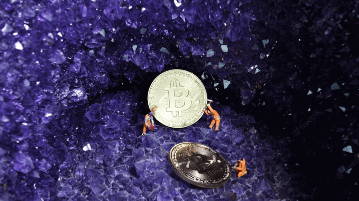 سکه بیت کوین در معدن الماس